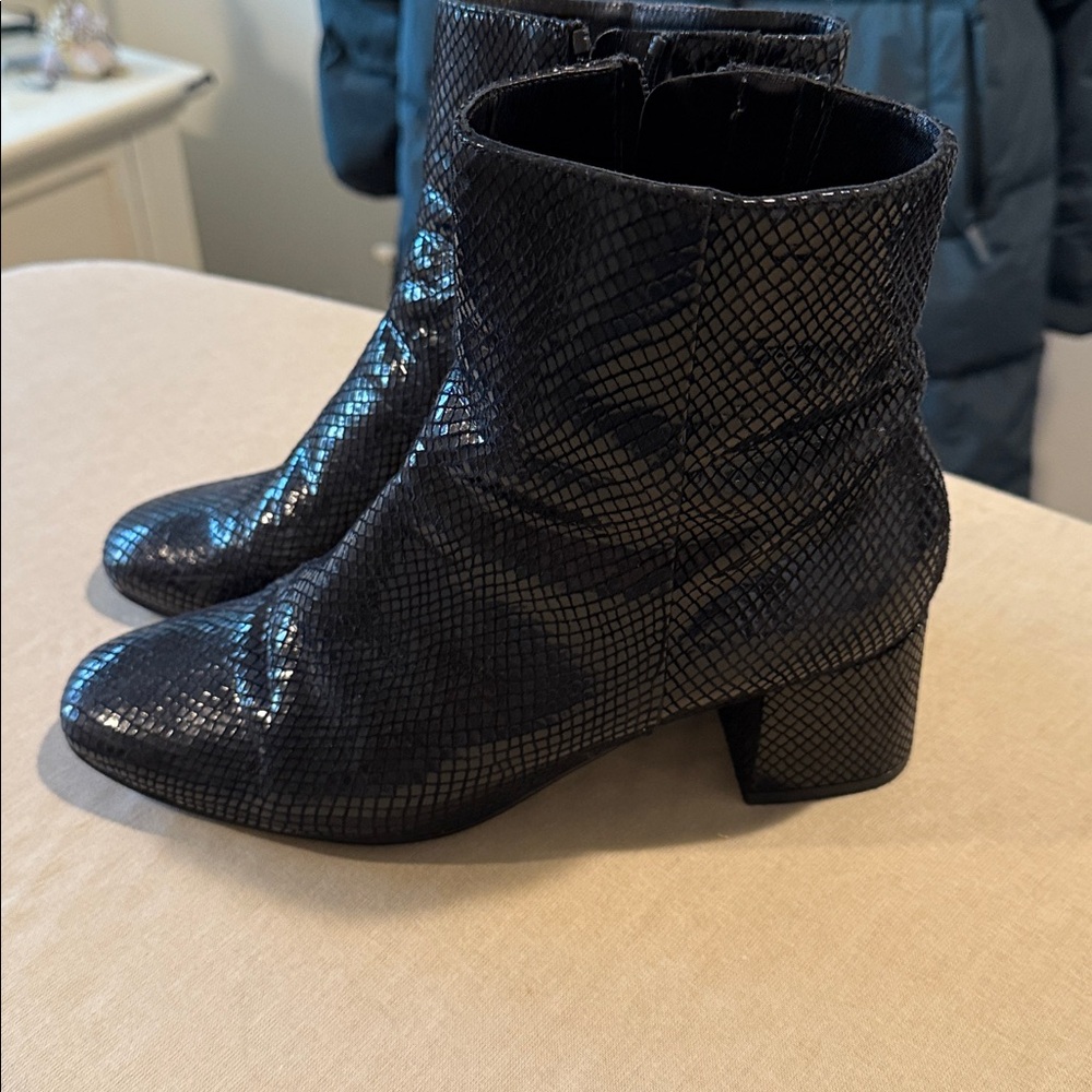 Beautiful booties. - Picture 2 of 3